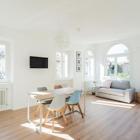 Lovely Corner In The Heart Of The Lake By Rent All Como Exteriér fotografie