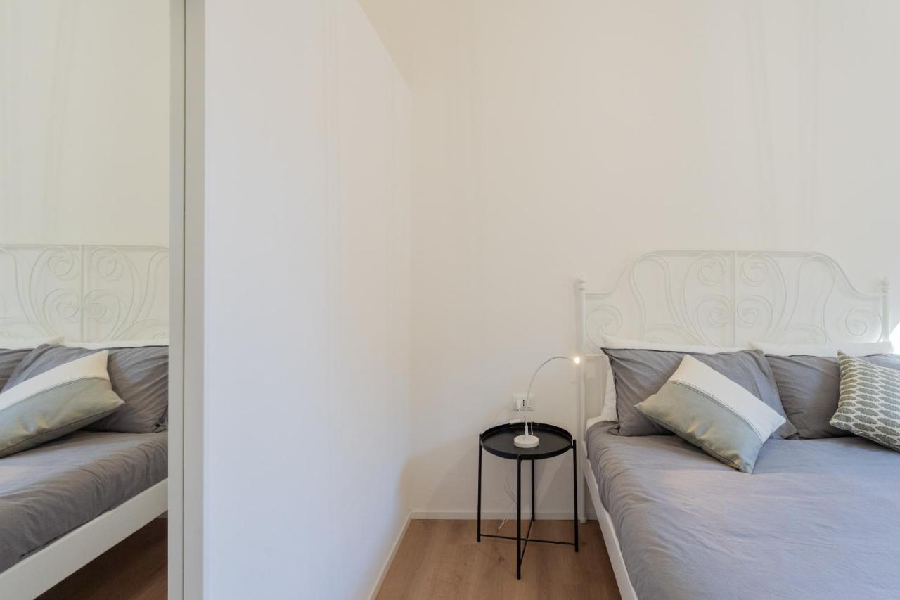 Lovely Corner In The Heart Of The Lake By Rent All Como Exteriér fotografie