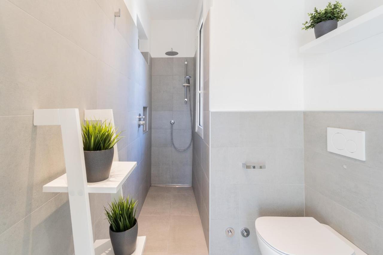 Lovely Corner In The Heart Of The Lake By Rent All Como Exteriér fotografie