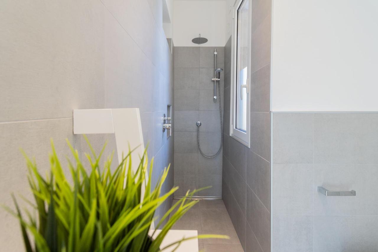 Lovely Corner In The Heart Of The Lake By Rent All Como Exteriér fotografie